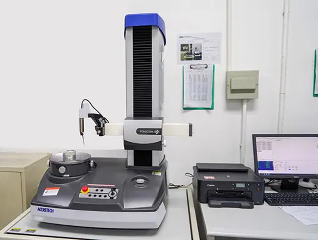 Roundness Meter (ACCRETECH)